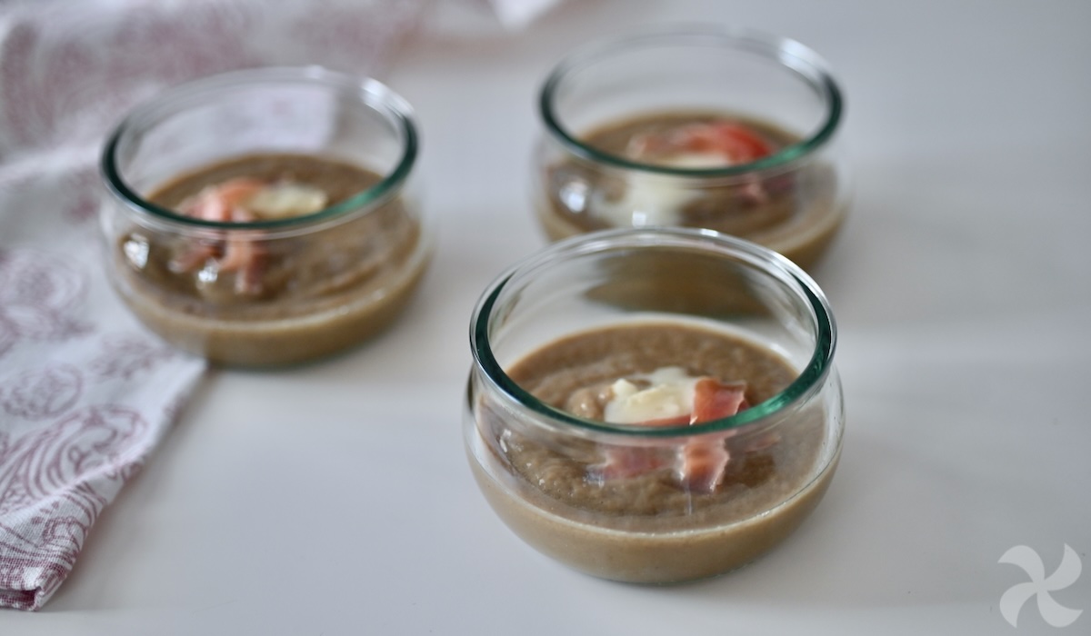Crema de champiñones con jamón y gorgonzola