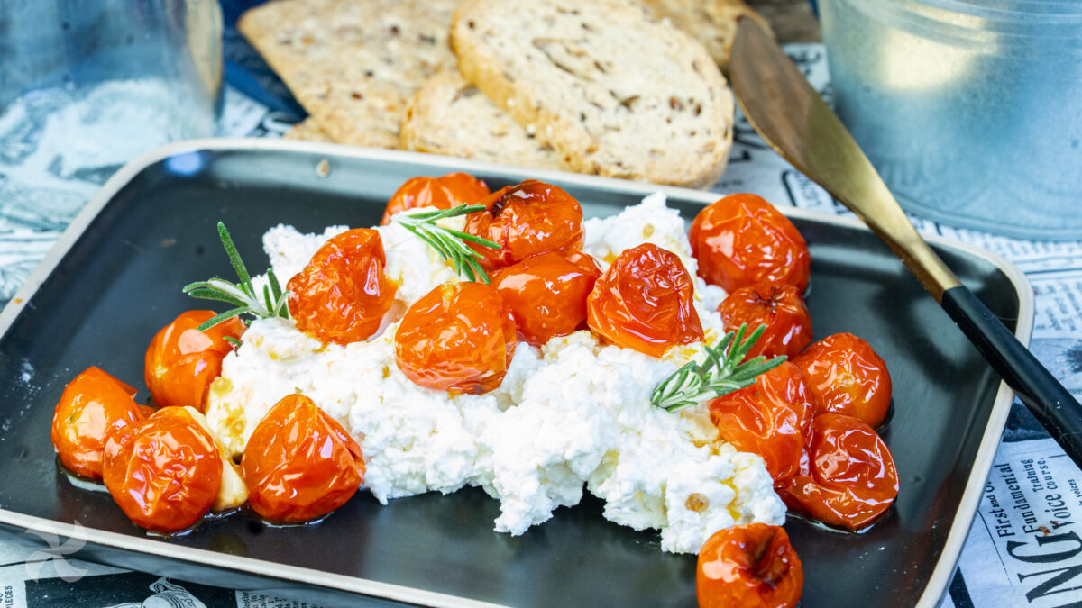 Crema feta con tomates cherry al horno