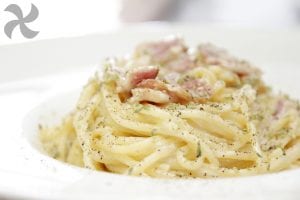 Espaguetis carbonara queso de cabra