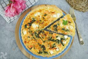 Quiche de salmón, espinacas y queso feta