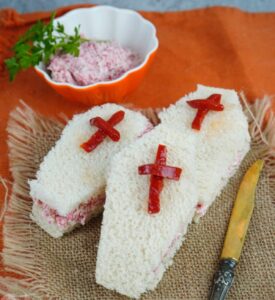 Tumbas rellenas de paté de salami