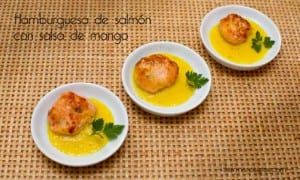 hamburguesa de salmón con salsa de mango