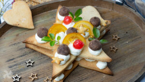 Tarta estrella de galleta con crema de mantequilla y queso