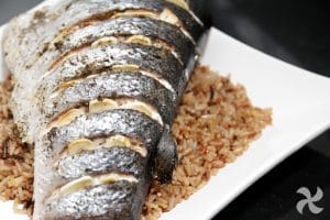 Salmón al té verde y arroz salvaje con lima y jengibre2