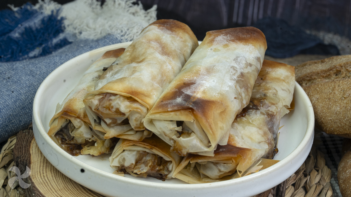 Rollitos primavera de repollo con morcilla