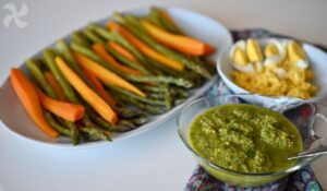 Espárragos con salsa