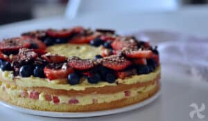 Tarta de frutos rojos y crema pastelera