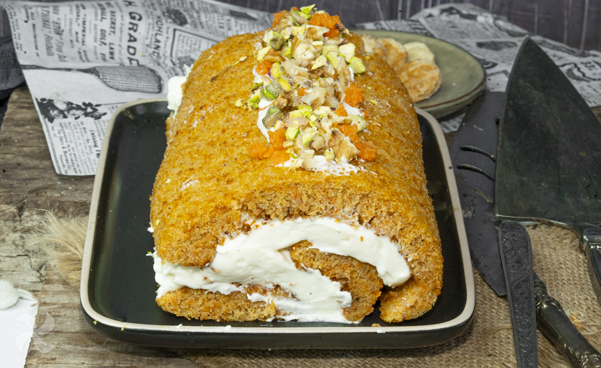 Rollo bizcocho de zanahoria con crema de queso