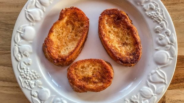 Cuáles son las mejores torrijas de Sevilla, dónde comer la mejor torrija en Semana Santa, Semana Santa y torrijas en Sevilla, torrijas sevillanas, comer torrijas en el barrio de Triana.