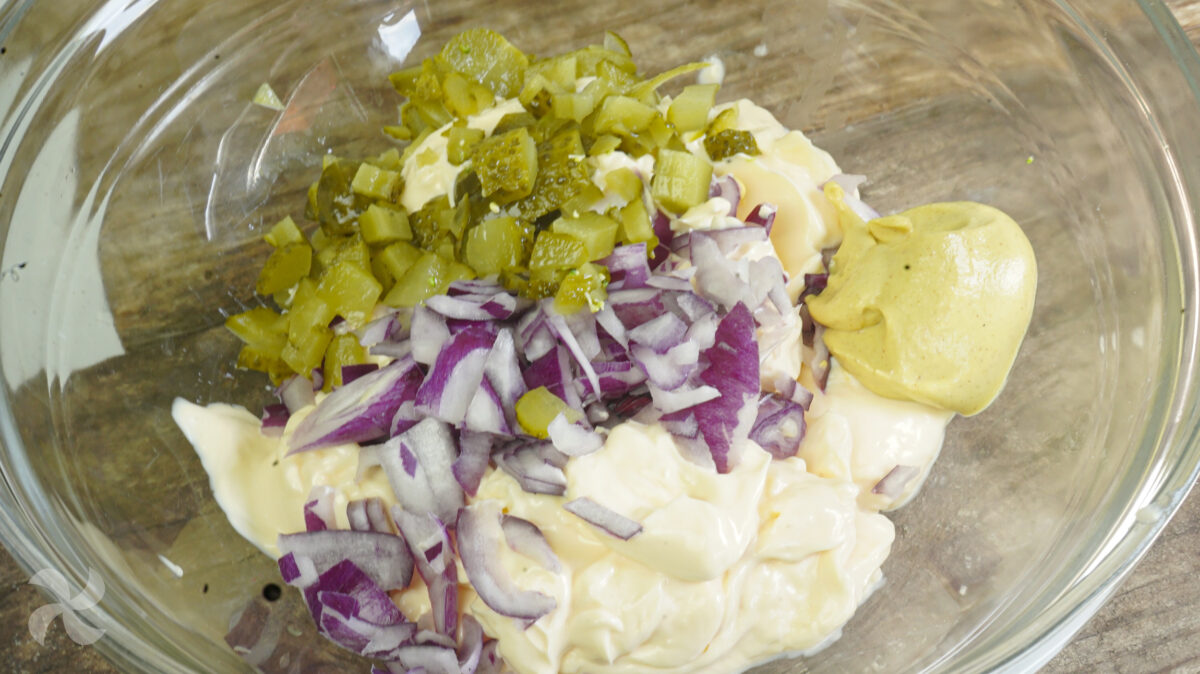 Ensalada de coliflor con huevo cocido