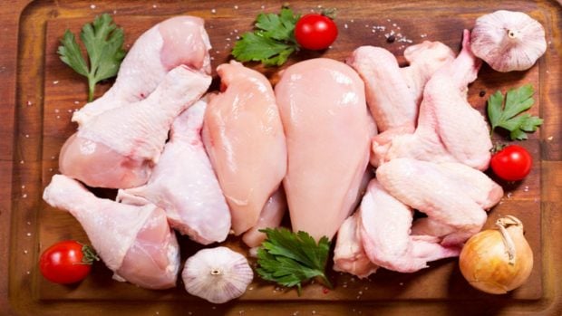 Pollo rustido receta tradicional al horno con verduras y jugo casero