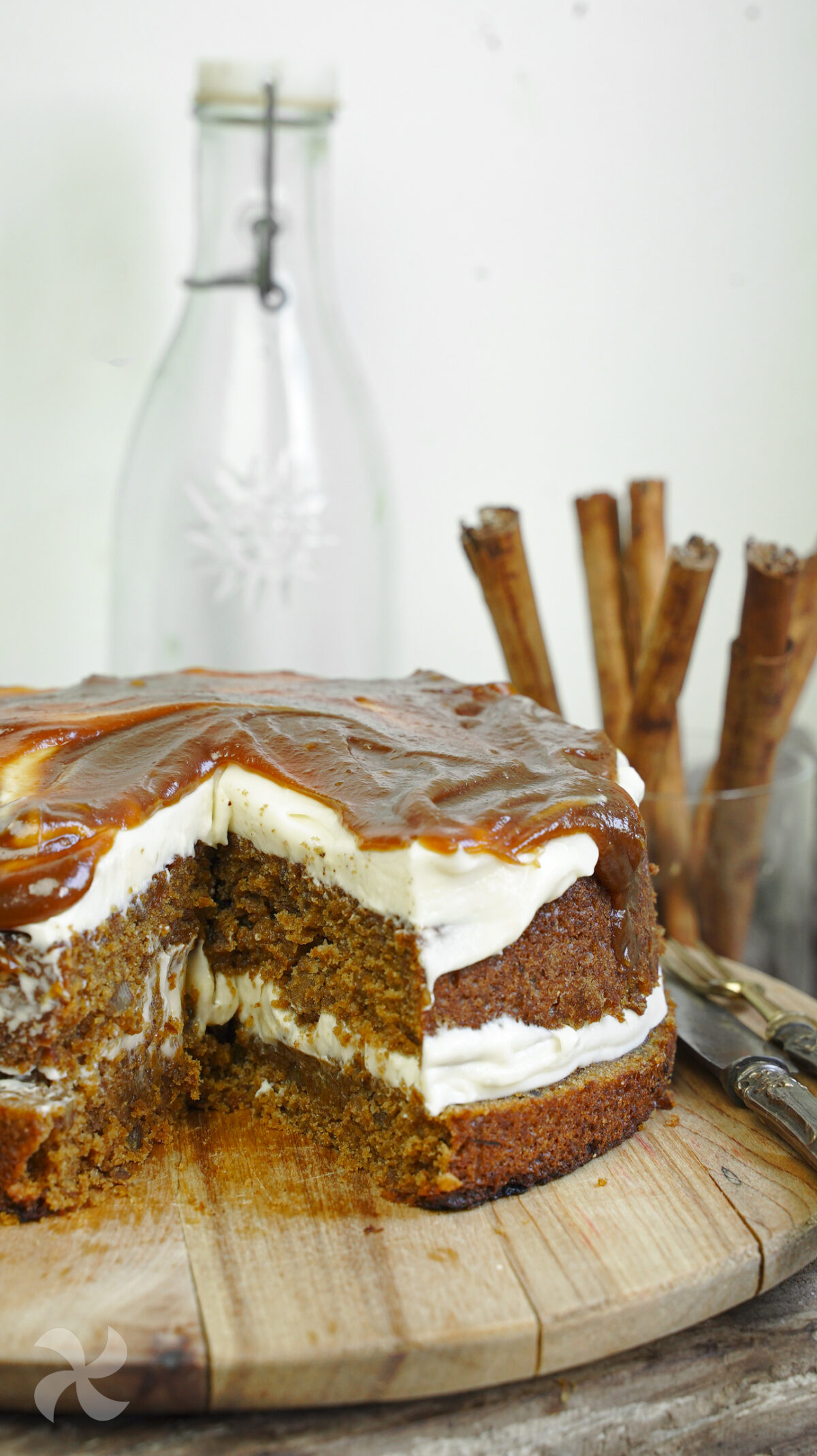 Tarta de zanahoria con crema de queso y caramelo