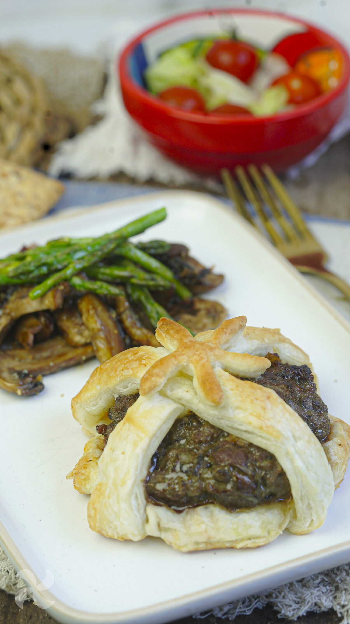 Filete ruso con champiñones y hojaldre