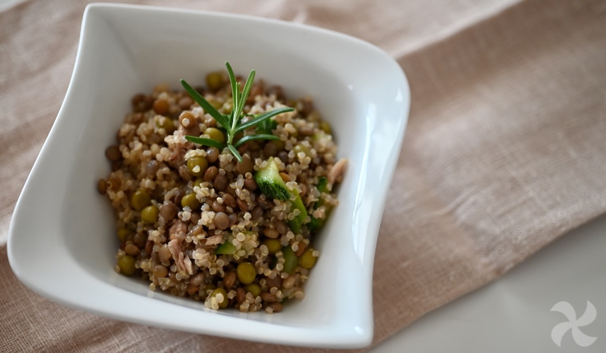Ensalada de lentejas, quinoa y calabacín