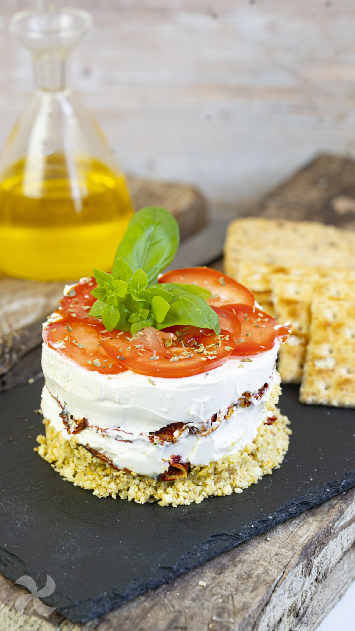 Timbal de de quesos con tomate seco