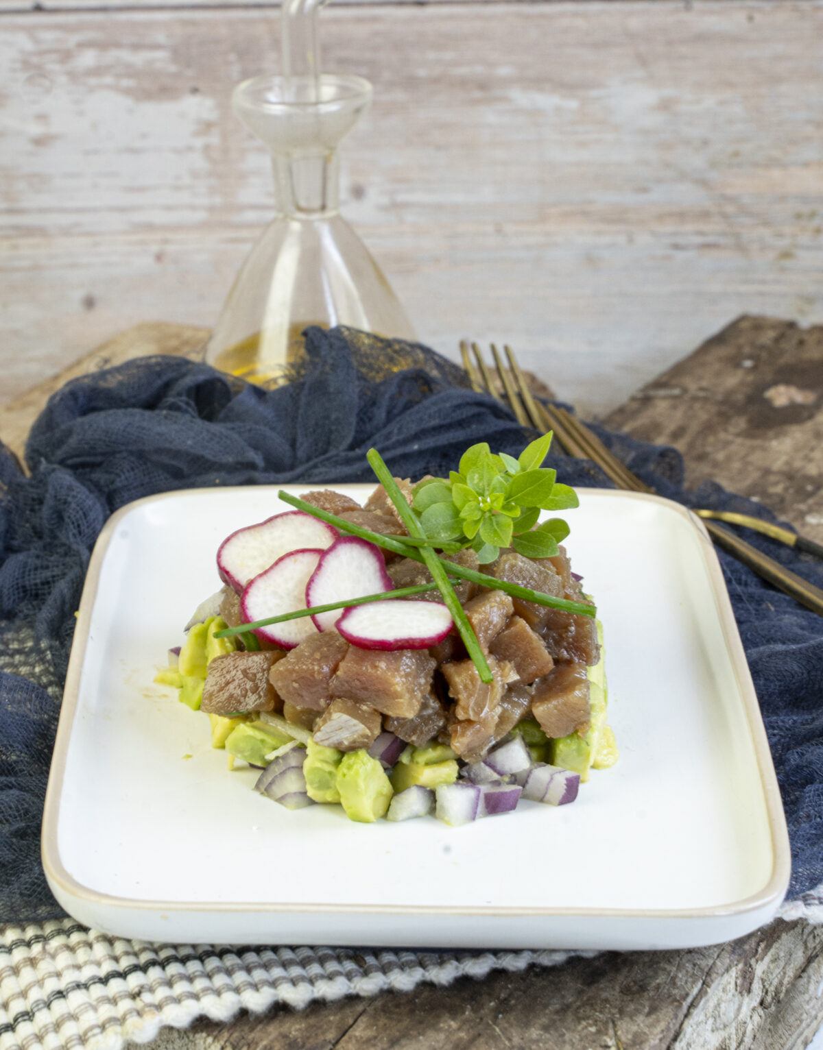 Tartar de atún con aguacate
