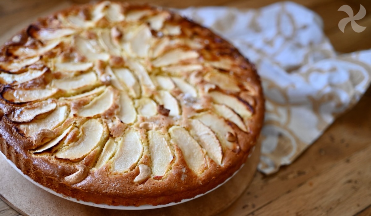 Bizcocho de anacardos con manzana