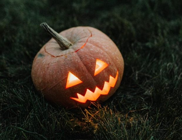 Crema de calabaza, entrante para un menú de cena de Halloween