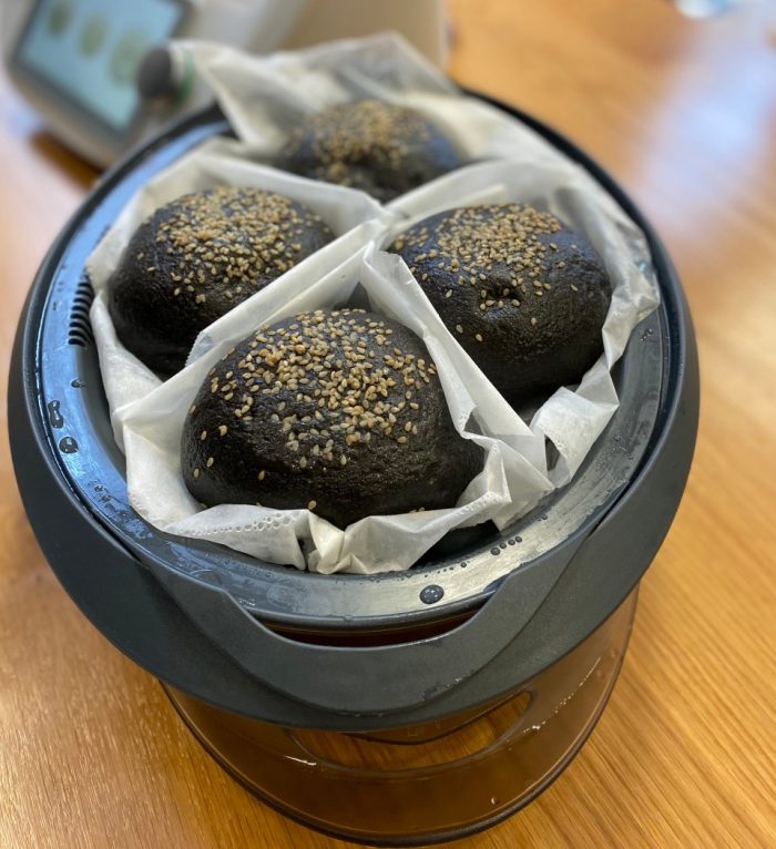 Bao buns negros con calamar TM6/TM5