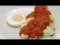 HUEVOS CON PATATAS y salsa de tomate e MONSIEUR CUISINE CONNECT