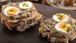 Sándwich vegetal de atún y huevo, receta rápida para una cena excepcional