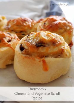 Thermomix Vegemite y rollos de queso