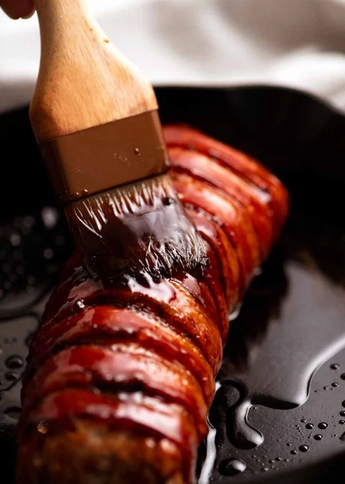 Solomillo de cerdo envuelto en tocino |  RecetaTin Eats