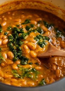 Sopa de Frijoles con Picada de El Bulli