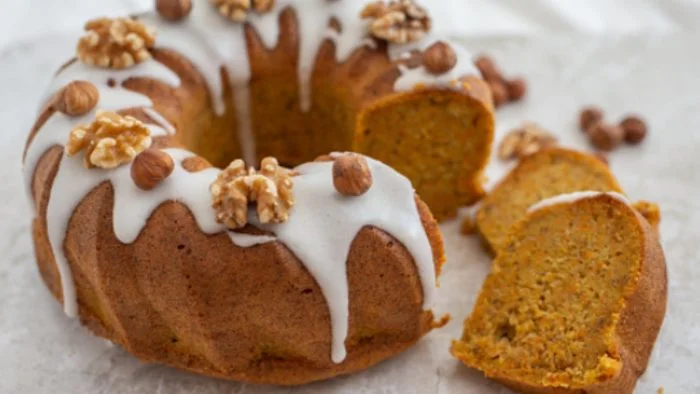 Bizcocho de zanahorias y nueces: esponjoso dulce