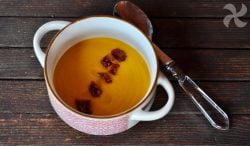 Crema de zanahoria con tomates secos en aceite