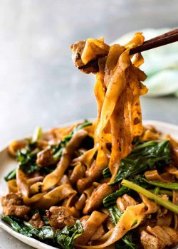 Pad See Ew (fideos tailandeses salteados)