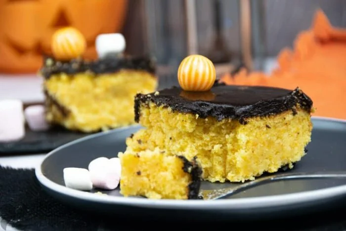 Bizcocho de calabaza con glaseado de chocolate
