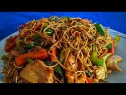 Chow mein de pollo (receta)