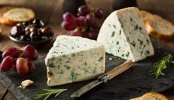 Las 5 mejores recetas con queso azul, celebra el día internacional por todo lo alto