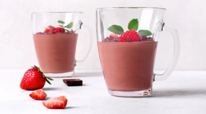 Crema de chocolate y yogur griego, receta de postre sin azúcar listo en 5 minutos