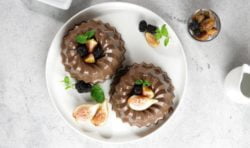 Flan de chocolate sin azúcar ni horno, receta con solo 2 ingredientes saludables