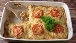 Lasaña de atún y pan de molde fácil de preparar