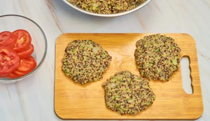 Milanesa de espinacas con zanahorias, receta de cena saludable