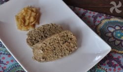 Polpettone con guarnición de cebolla