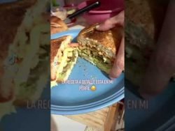 Sandwich De Pollo Delicioso 😋 #receta #sandwich #recetafacil #avocado #parati