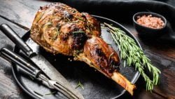 Ternasco de Aragón asado con patatas, receta tradicional