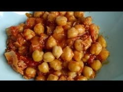 Garbanzos con tomate, piquillos y atún, fácil y rico con Thermomix