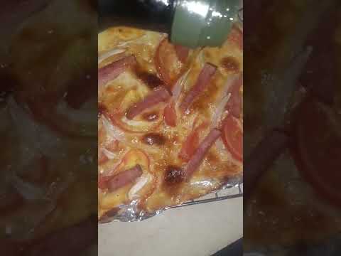 ¿Cómo hacer pizza casera fácil y rápido? #shorts #pizza #recetasfaciles #receta #cocinafacil