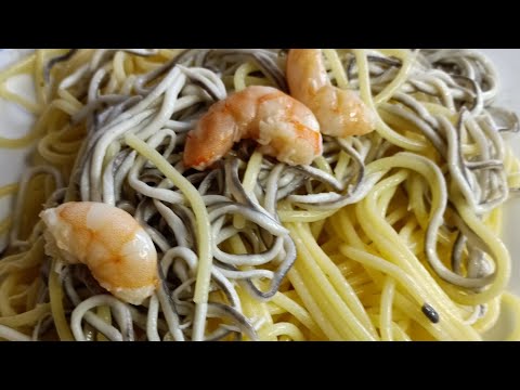 Espaguetis con gulas al ajillo , fácil y rico con Thermomix