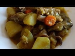 Patatas guisadas con alcachofas y cordero, fácil y rico con Thermomix