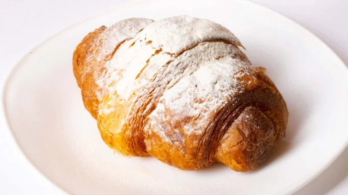 Receta completa de cruasán con mantequilla casero