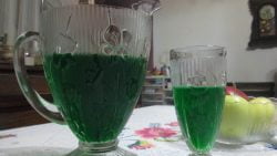 Receta de agua de piña y alfalfa