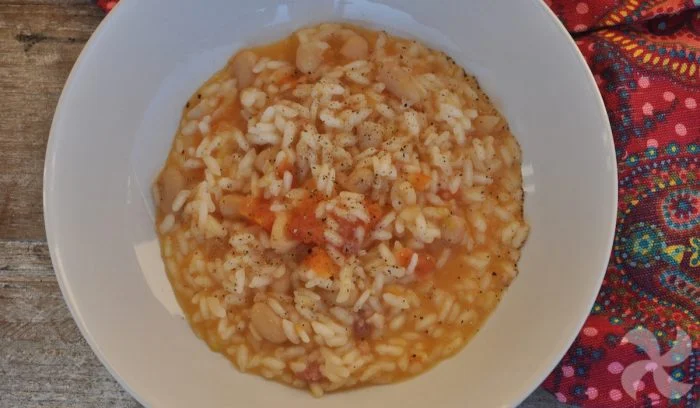 Risotto con bacon y alubias