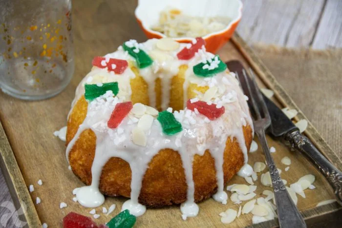 Roscón de Reyes hecho con bizcocho