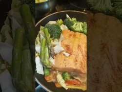 salmon con vegetales #shorts #receta
